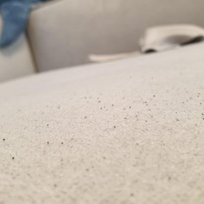 Czy peeling tkaniny obiciowej jest zdrowy dla Twojej kanapy, sofy czy fotela?